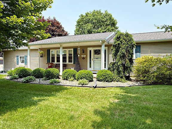 5th image of 165 Hillcrest Dr
