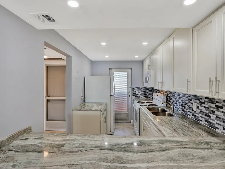 4500 N Federal Hwy #316B — Photo 7
