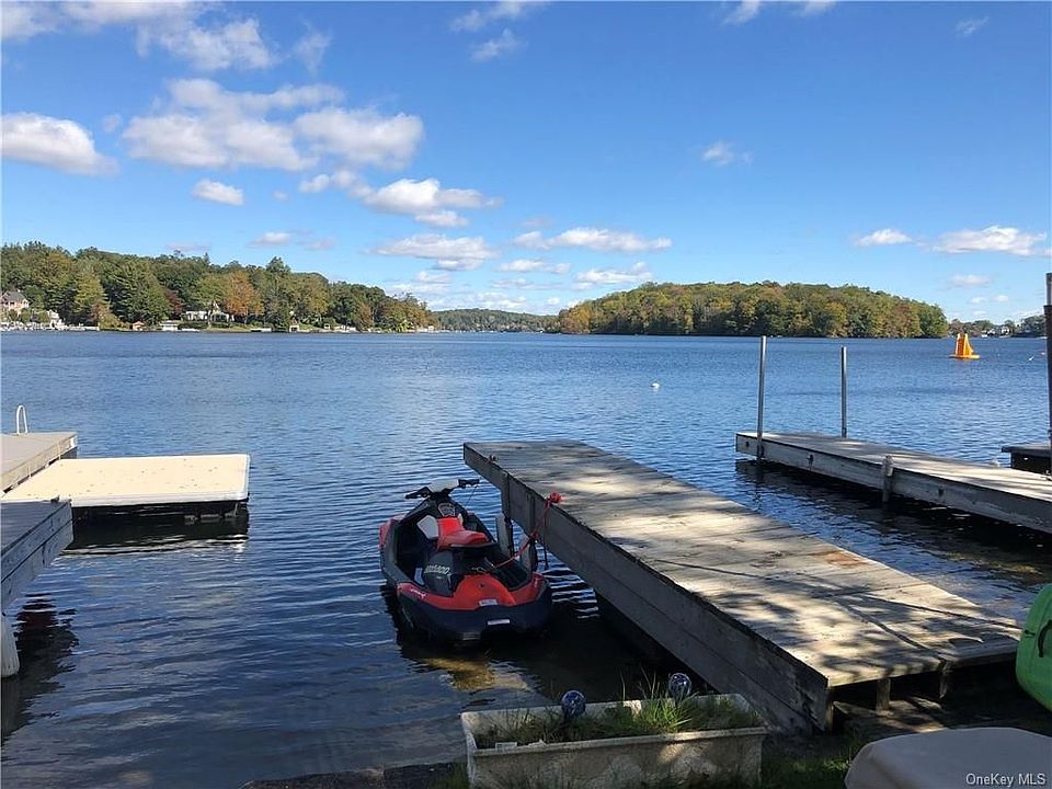 2nd image of 707 S Lake Blvd