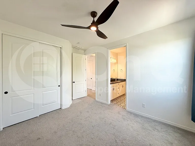 4602 S Flare — Photo 31