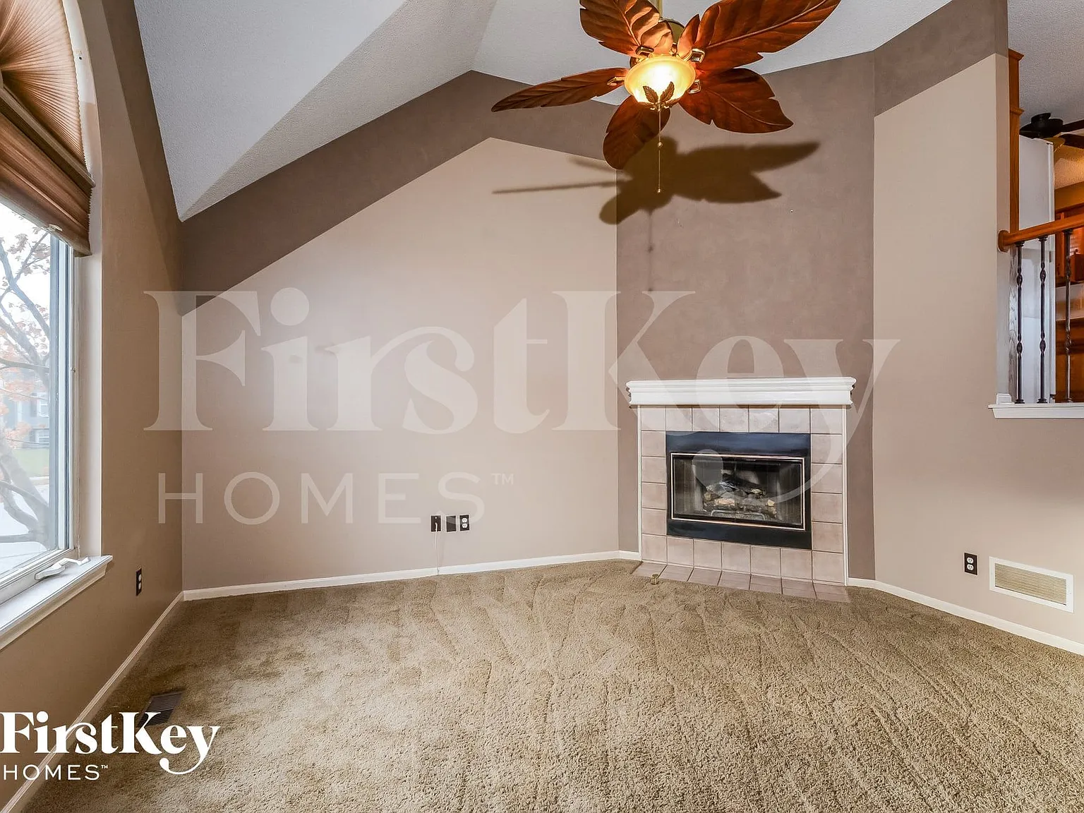 3 bed, 2.5 bath, 2222 sqft, $2,590 — Photo 2