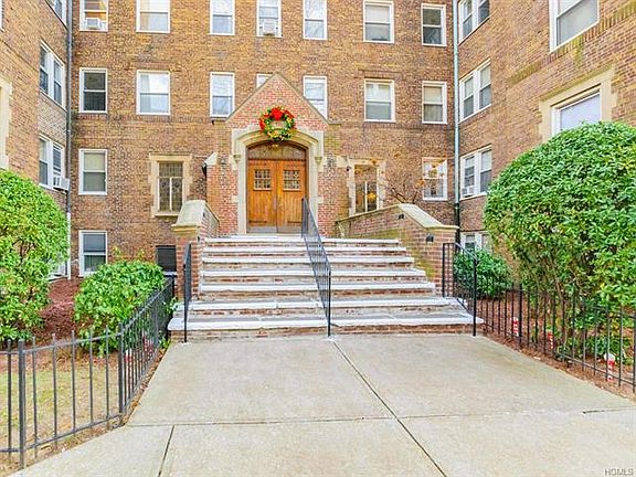2nd image of 19 William St APT 3A