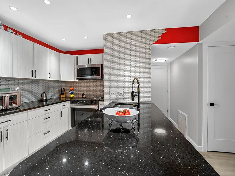 78 Mayfield Rd — Photo 12