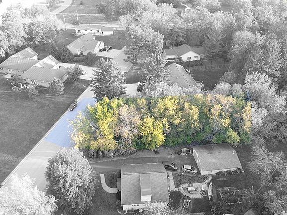 5th image of L1 Sandalwood Ct