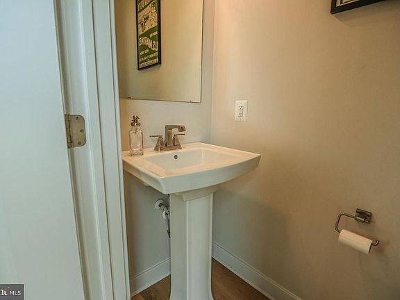 5th image of 7221 Sprouse Ct