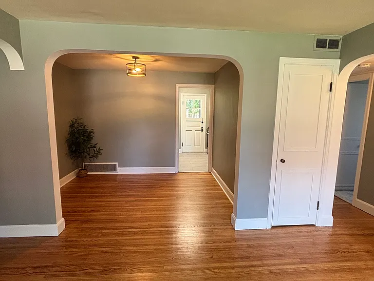 3901 Main St #8A — Photo 2