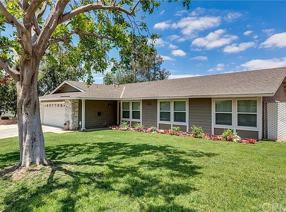 2nd image of 8033 Martingale Dr