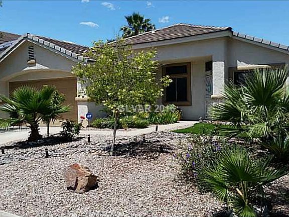 2nd image of 1084 Las Palmas Entrada Ave