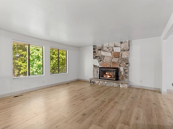 5th image of 9495 S Pinedale Cir