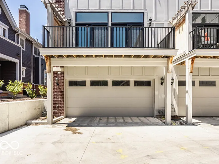 1561 N College Ave — Photo 9
