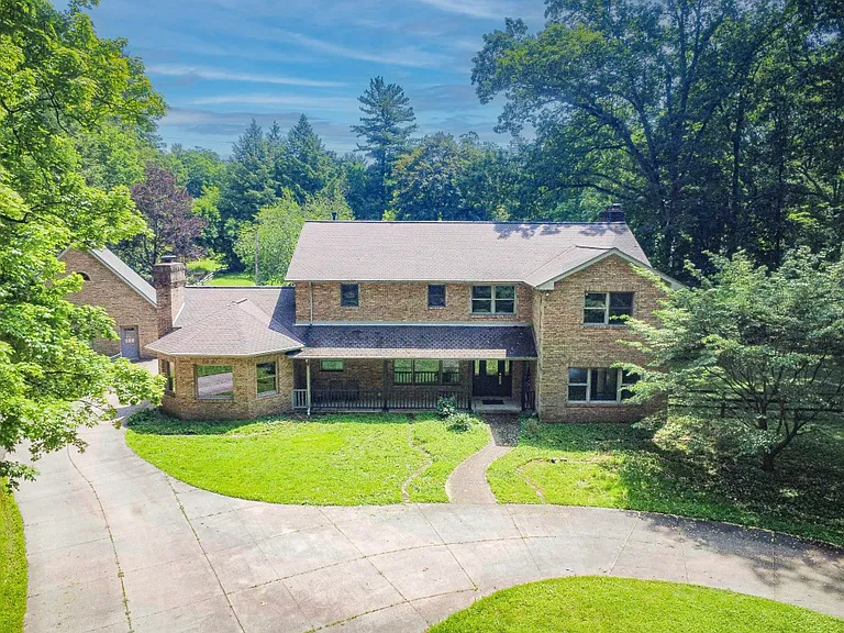 3423 Yellow Creek Rd — Photo 1