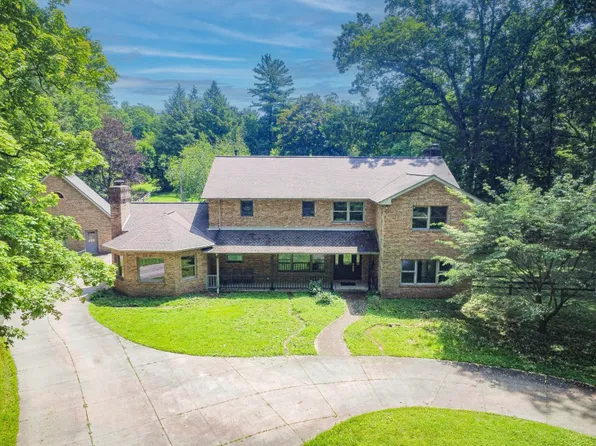 3423 Yellow Creek Rd, Akron, OH 44333