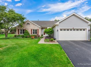 6 Ennis Ct, Cary, IL 60013