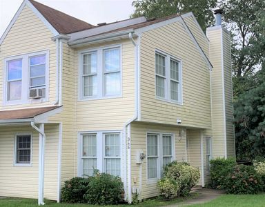 946 Jessica Ct, Lakewood, NJ, 08701