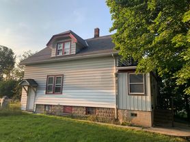 5061 N 32nd St, Milwaukee, WI