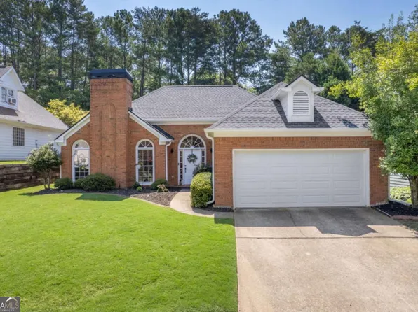 180 Glen Holly Dr, Roswell, GA 30076