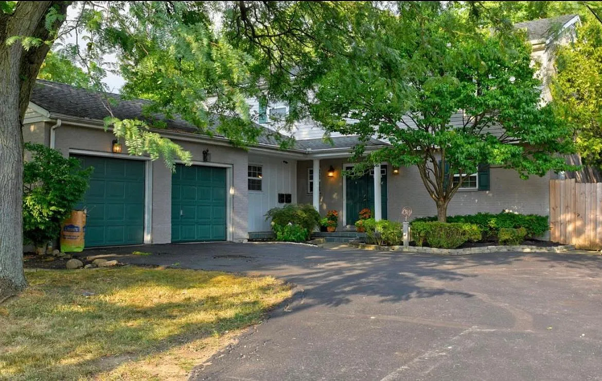 686 S Kellner Rd — Photo 1