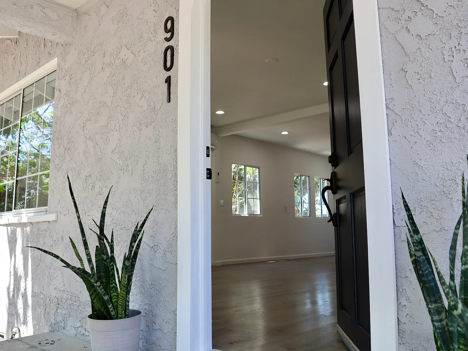 901 N Ditman Ave — Photo 3