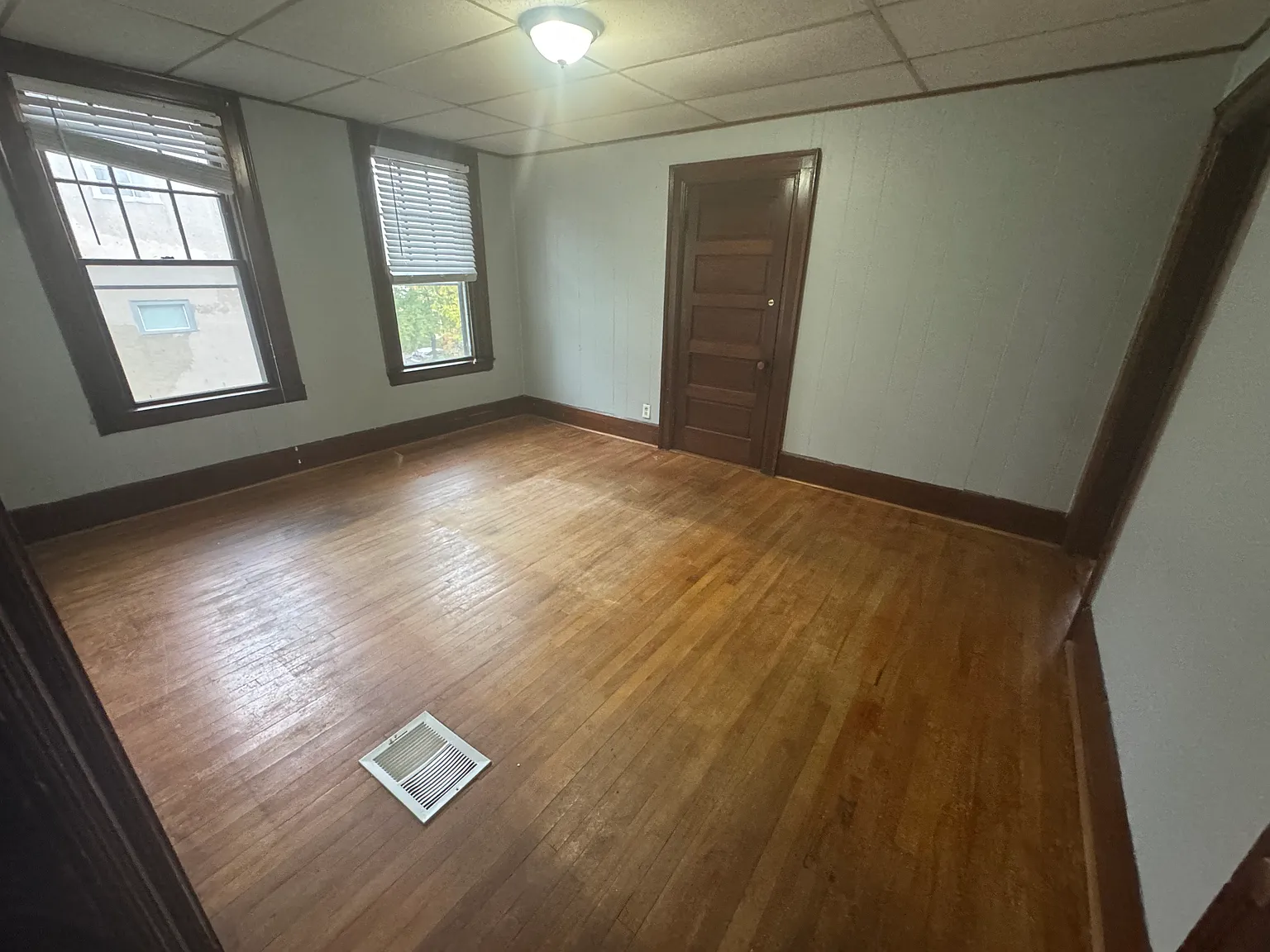 3 bed, $2,100 — Photo 4