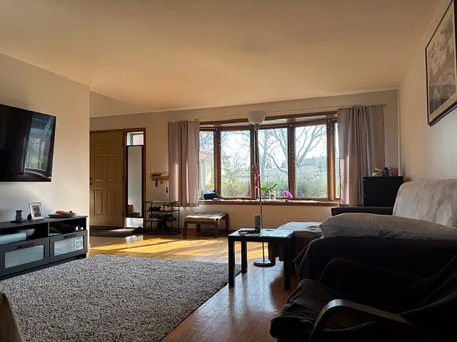 720 N Broadway Ave — Photo 5