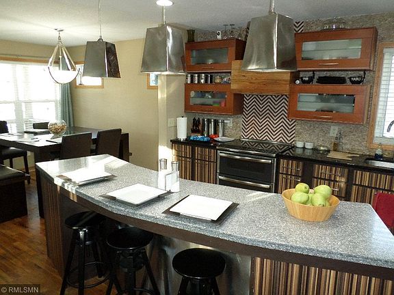 3rd image of 2327 Walton Pl