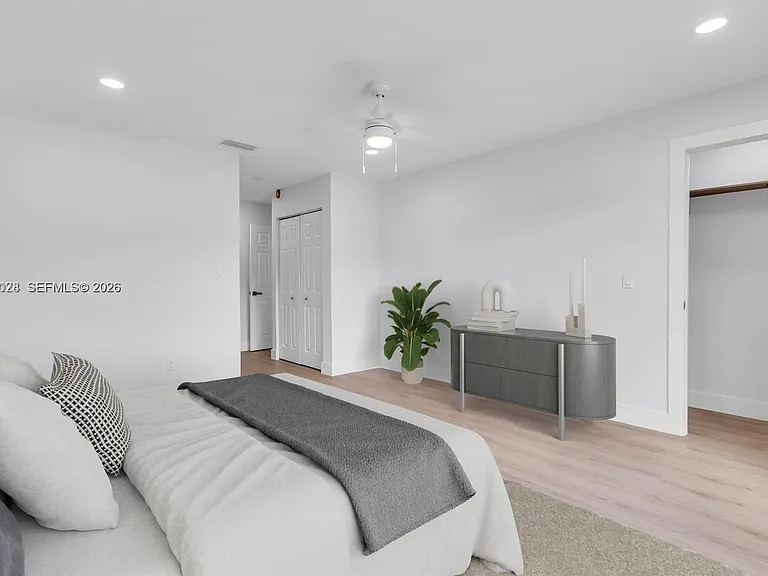 8535 Casa Del Lago #F — Photo 14