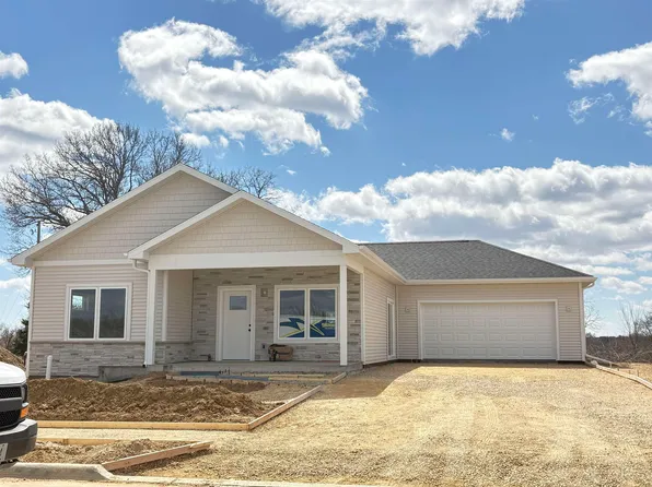 2484 Tiffany Ct, Dubuque, IA 52001