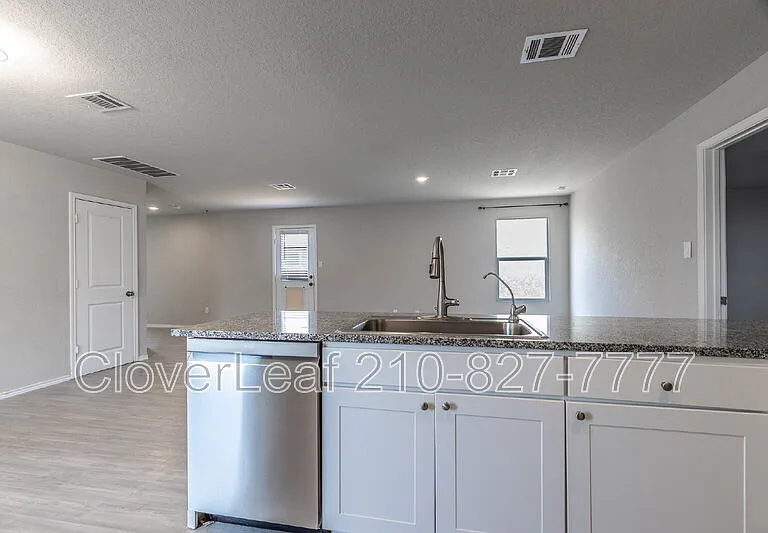 547 Filibusters Trl — Photo 14