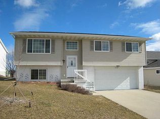 815 Alexis Ln, Marion, IA 52302