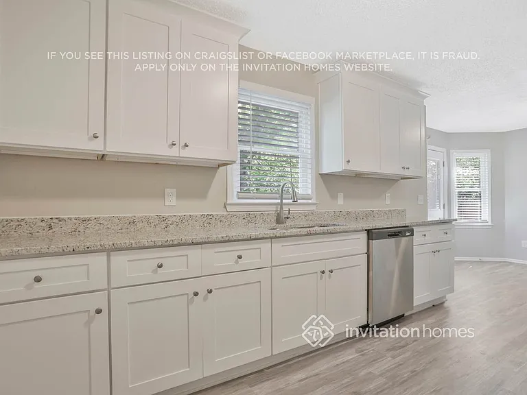 306 Lake Swan Ct — Photo 10