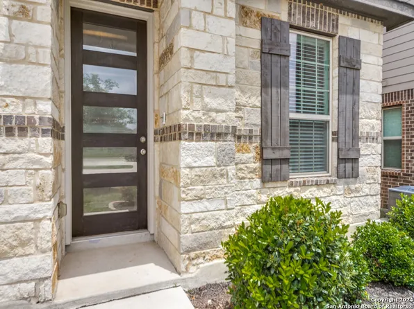 110 CLARENDON, Boerne, TX 78015
