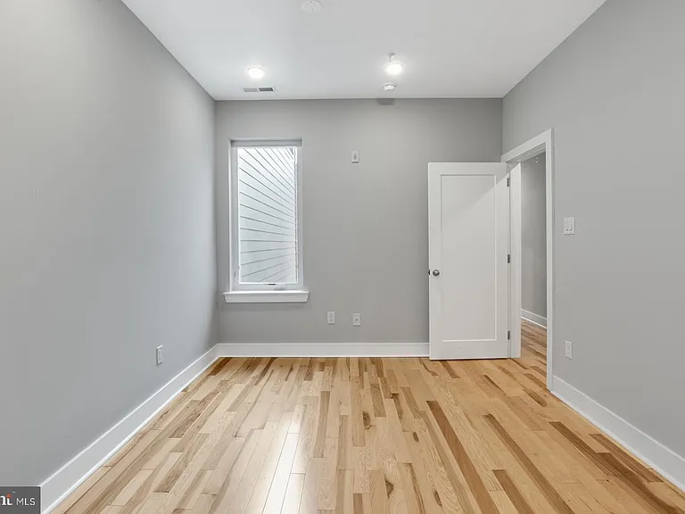 2007 E Susquehanna Ave #3 — Photo 12