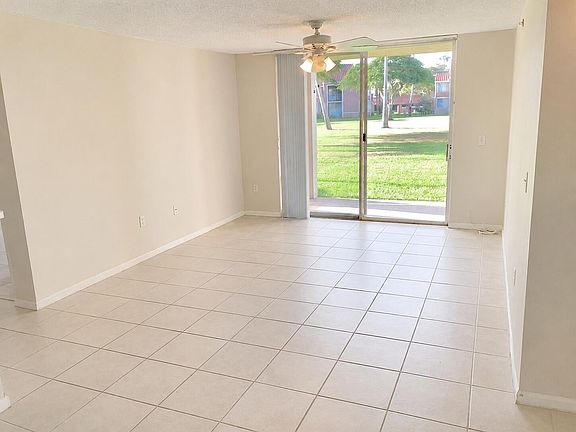 4th image of 7864 Sonoma Springs Circle #104