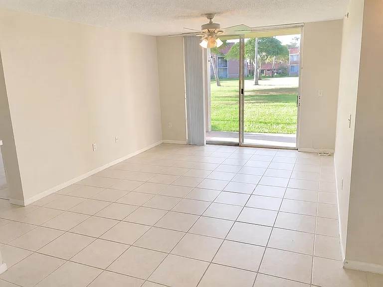7864 Sonoma Springs Cir #104 — Photo 4