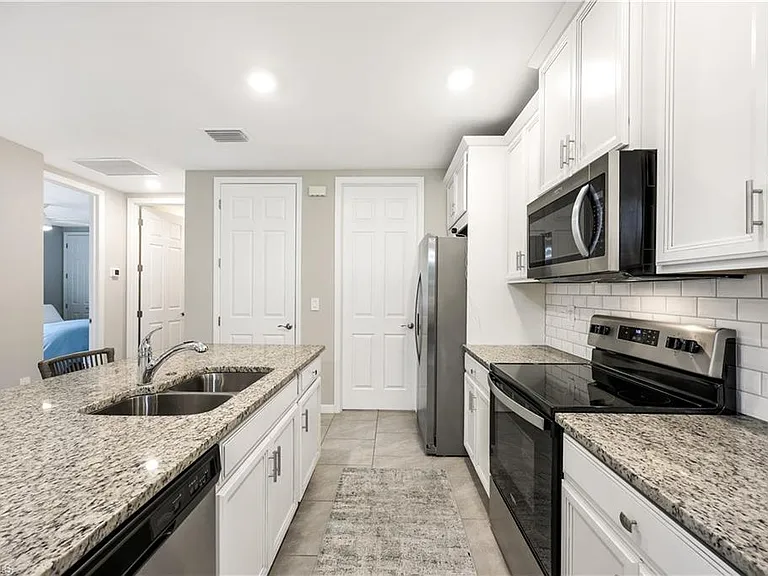 14551 Edgewater Cir — Photo 10