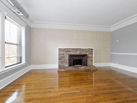 4th image of 5019 S Drexel Blvd Unit 2A