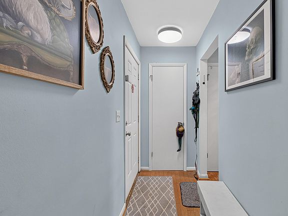 3rd image of 401 Greenmeadow Dr