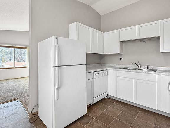 3rd image of 813 N 14th St #8