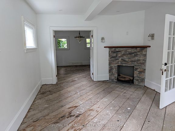 3rd image of 73 Talbot St N