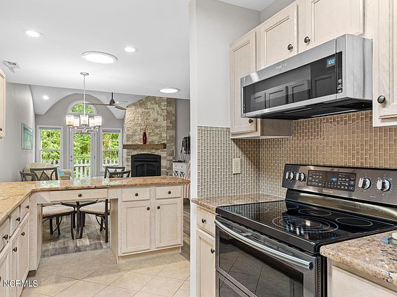 5th image of 603 Cedarwood Village #603