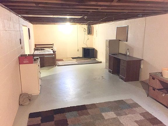 3rd image of 887 Byron Ave