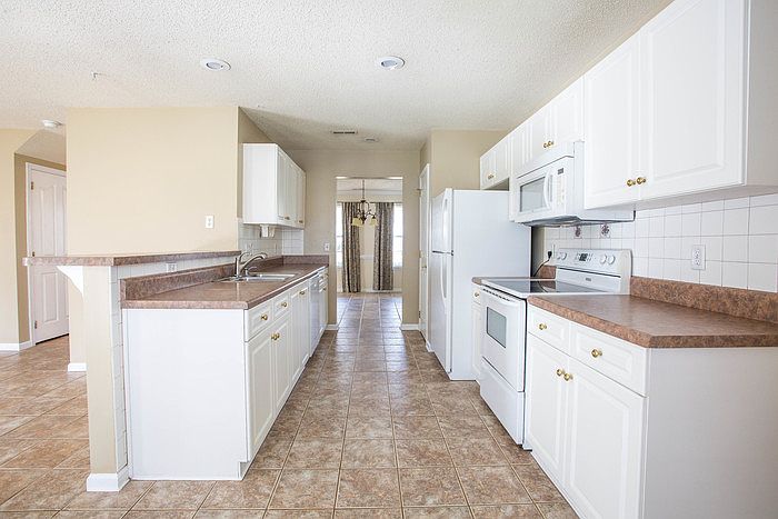 1st image of 204 Sherbrooke Dr