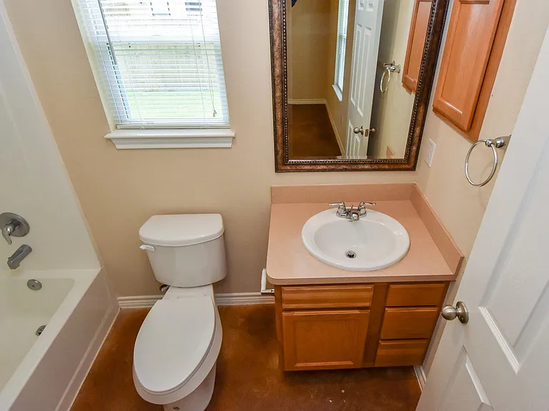 1107 Parkhurst Ave #B — Photo 12