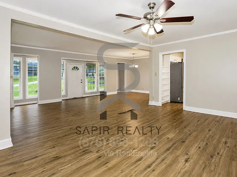 373 James St SW — Photo 6