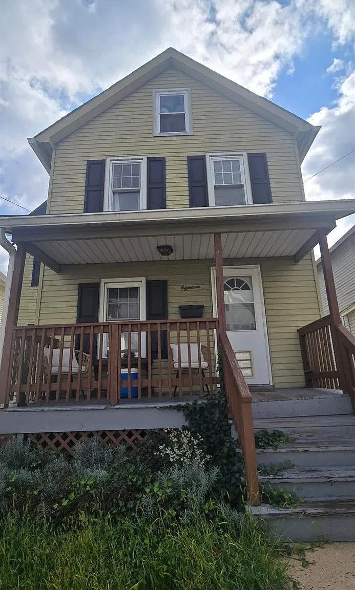 2 bed, 1.0 bath, 1068 sqft, $2,800 — Photo 1