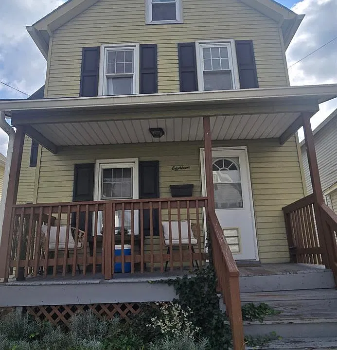 18 Cottage Ave