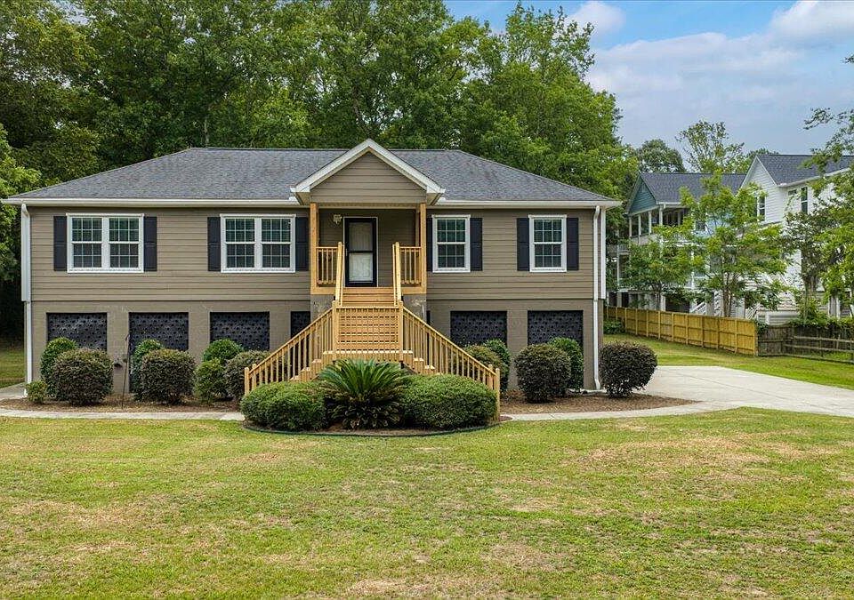 1st image of 3671 Pandora Dr