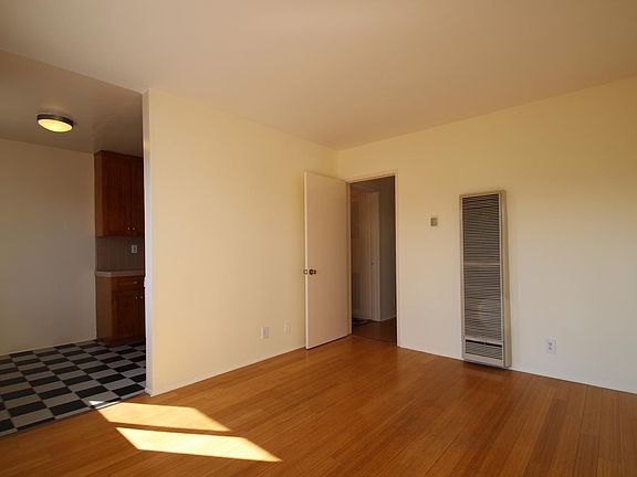 4th image of 54 N Parkwood Ave APT 2