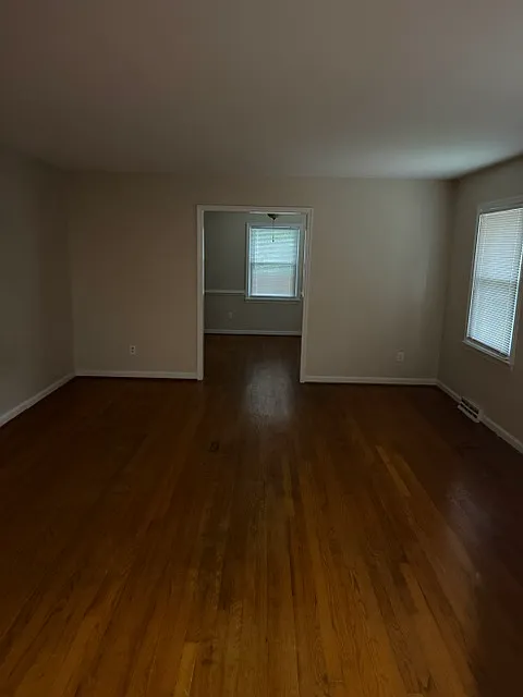 3 bed, 1960 sqft, $2,200 — Photo 2