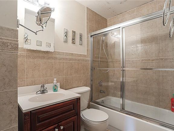 5th image of 8803 16th Ave #3C